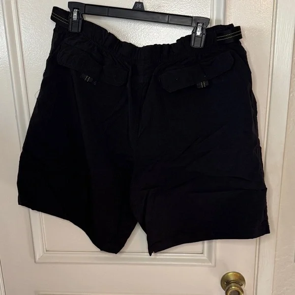Men's Dark Cargo Shorts with Belt - Picture 6 of 6
